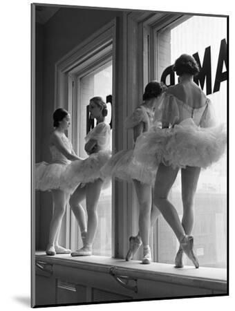 Ballerinas on Window Sill in Rehearsal Room at George Balanchine's School of American Ballet - Wood-Mounted Wall Art Print, 12x16